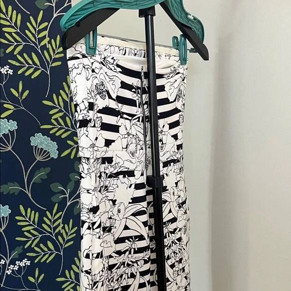 Express Black & White Floral Striped Strapless Bodycon Dress Size 4 - Picture 5 of 8